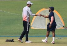 दक्षिण अफ्रीका टेस्ट से पहले शुभमन गिल बड़ी दुविधा में — कौन बनेगा प्लेइंग-XI का हिस्सा?