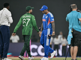 टी20 वर्ल्ड कप: भारत ने पाकिस्तान के खिलाफ ‘नो हैंडशेक’ नीति जारी रखी, बड़े मुकाबले में पहले बल्लेबाज़ी का न्योता!