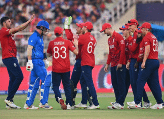 टी20 वर्ल्ड कप: इटली के संघर्ष के बावजूद इंग्लैंड ने सुपर 8 में बनाई जगह!