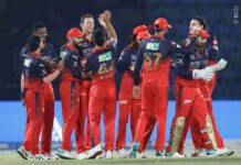आईपीएल 2026: आरसीबी के तेज गेंदबाज़ों का कहर, पावरप्ले में ही दिल्ली कैपिटल्स को किया ध्वस्त!