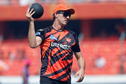 आईपीएल 2026: पैट कमिंस की फिटनेस पर सस्पेंस, स्कैन के लिए ऑस्ट्रेलिया लौटे कप्तान!