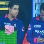 IPL 2026: राजस्थान रॉयल्स के मैनेजर पर डगआउट में फोन इस्तेमाल को लेकर विवाद!